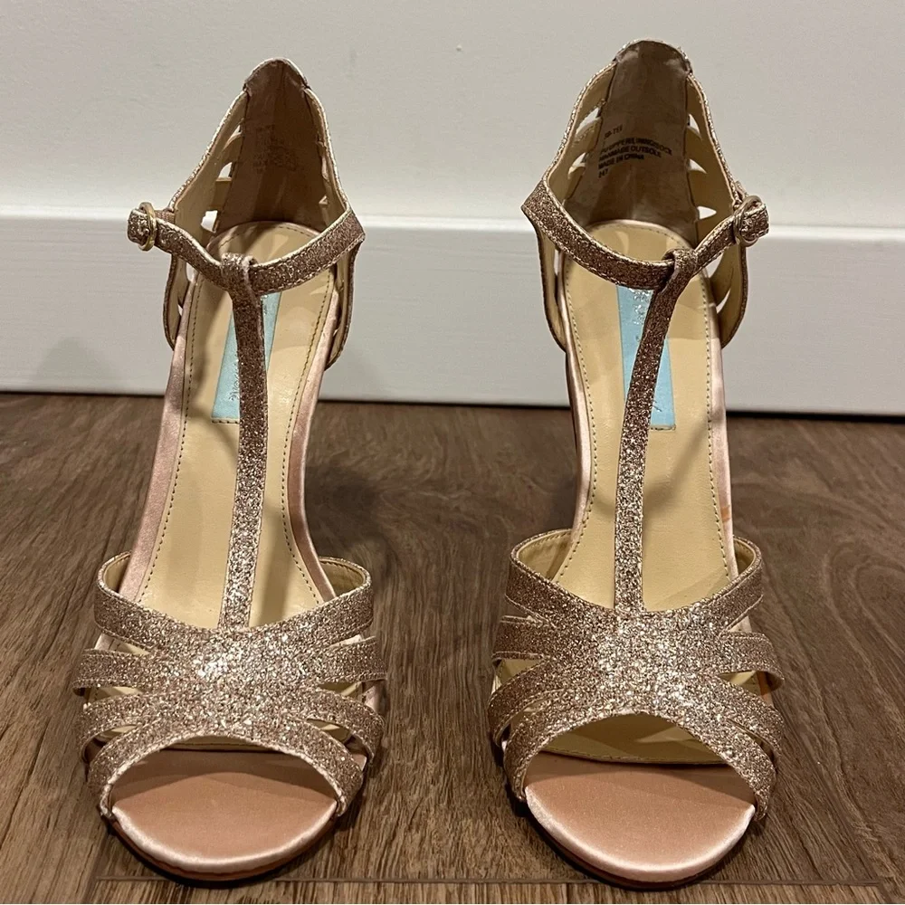 Betsey Johnson Gold Glitter Tee Heels - ***See notes for sizing - Picture 8 of 15